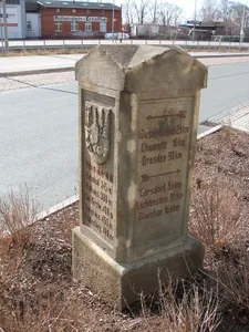 Wegestein am Bahnhof Hohenstein-Ernstthal