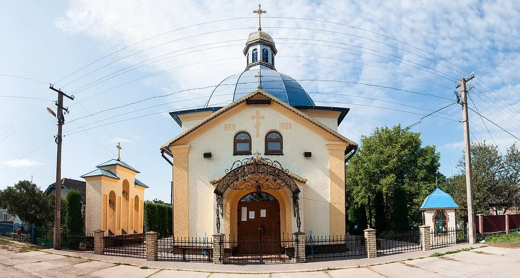 Церква Покрови Пресвятої Богородиці (1911) в селі Жабинці Васильковецької громади Чортківського району Тернопільської области України.