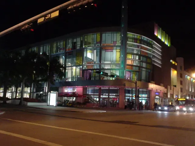 Regal Cinemas South Beach 18