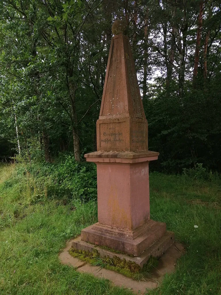 Denkmal zur Erinnerung an die Errichtung des deutschen Reiches