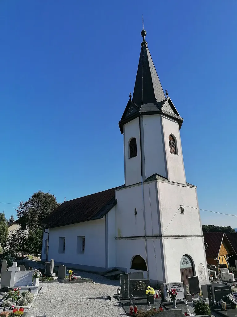 Cerkev_sv._Janeza_Evangelista_v_Dolenjih_Kamencah