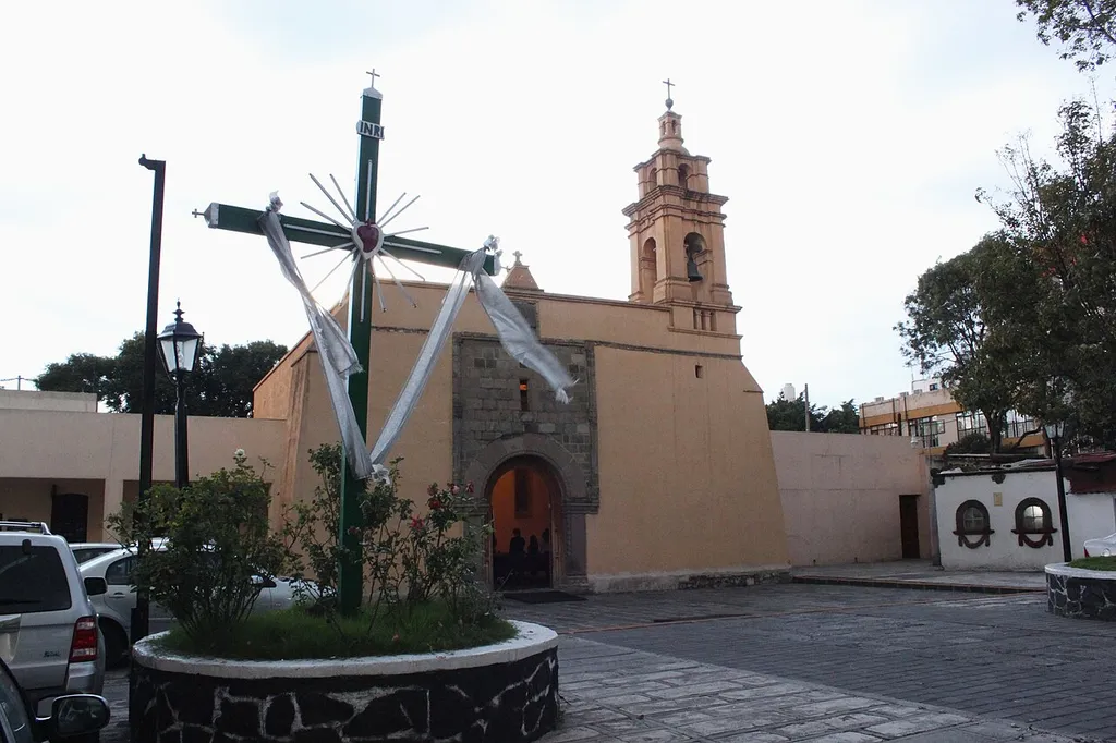 This is a photo of a monument in Mexico, identified by ID