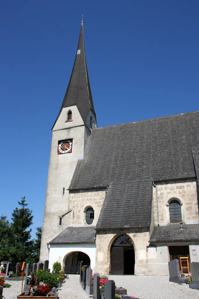 Kath. Pfarrkirche hl. Georg und Friedhof