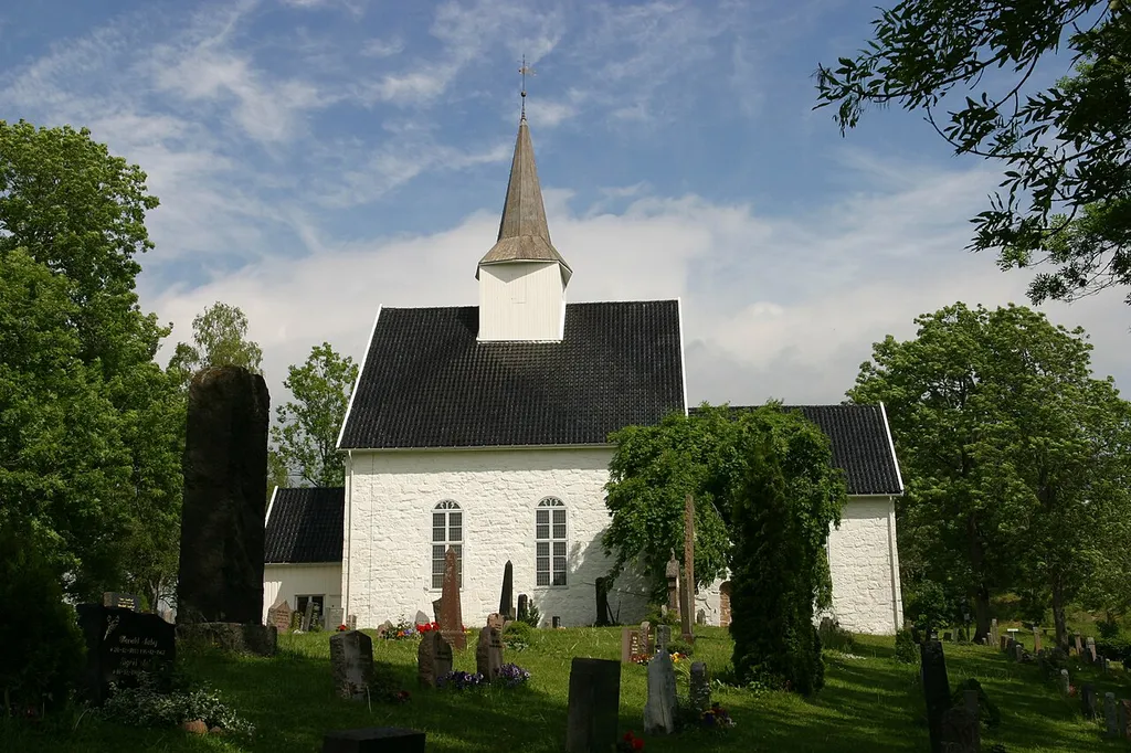 Picture of Røyken kirke (Buskerud - Norway)