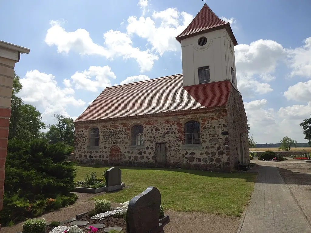 Rönnebeck gehört zur Ortschaft Flessau und ist ein Ortsteil der kreisangehörigen Hansestadt Osterburg (Altmark) im Landkreis Stendal in Sachsen-Anhalt.