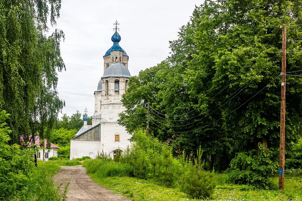 Церковь Покрова Пресвятой Богородицы с колокольней: Советская площадь, 1, Курмыш, Пильнинский район, Нижегородская область