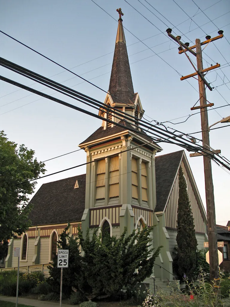 w:National Register of Historic Places listings in Alameda County, California. Church of the Good Shepherd, 1001 Hearst Ave, Berkeley, CA. Photographed 2009-05-16 from the traffic circle at the intersection of Hearst Ave. and 9th St. Camera location37° 52′ 11.93″ N, 122° 17′ 41.4″ W View this and other nearby images on: OpenStreetMap 37.869981; -122.294833