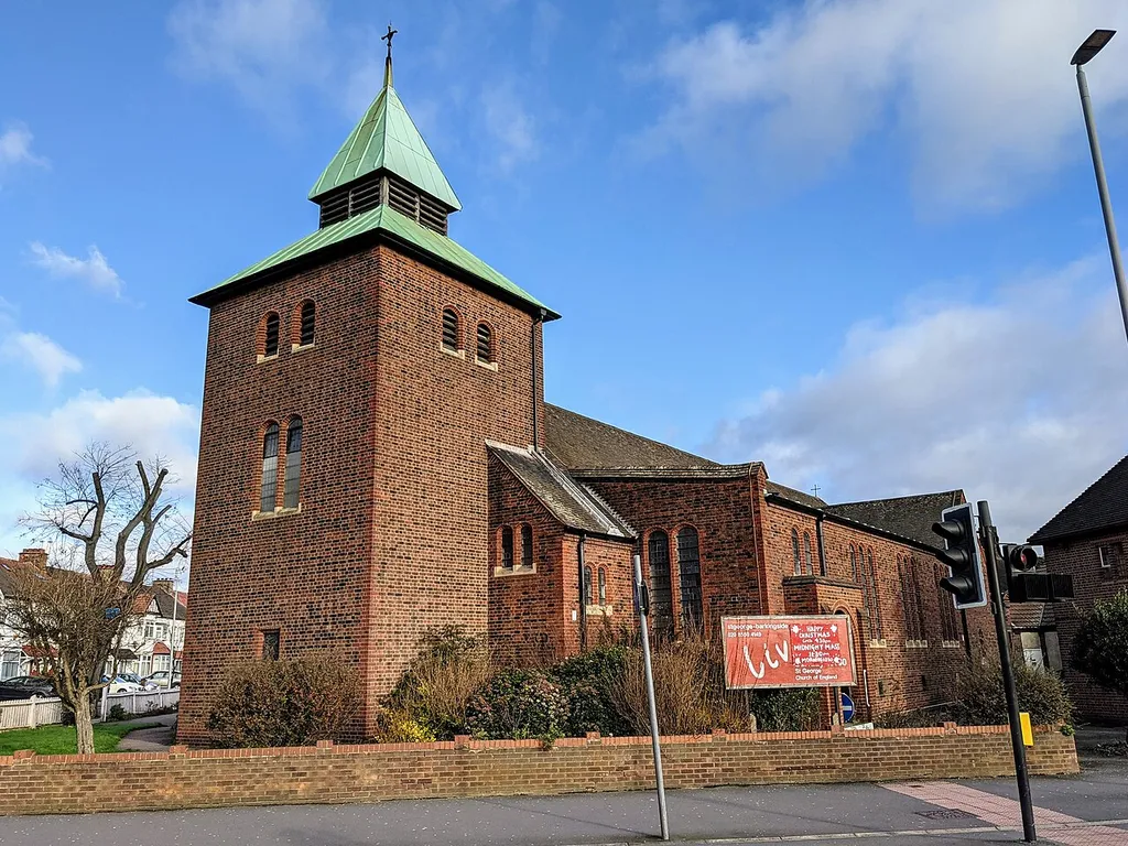 St George's church, Woodford Avenue, London