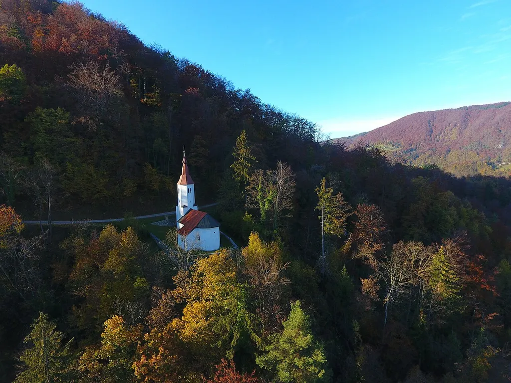 This media shows a cultural heritage object of Slovenia with EŠD: 2196