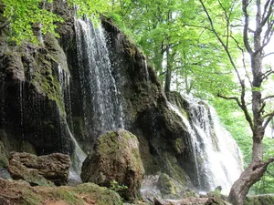 Etropole waterfall “Varovitets”