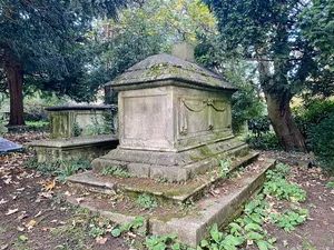 Tomb Of Nathaniel Booth, Lord Delamer In St Johns Churchyard