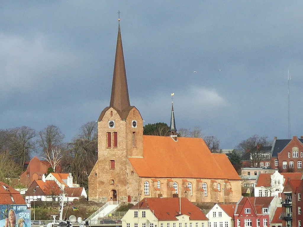 Sankt Marie Kirke, die Marienkirche, erbaut um 1600 (nach Vorgänger-Kirche). Erster Name der Marienkirche war S.Jørgens Kirke. Sønderborg Dänemark