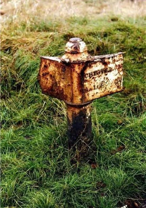 Milepost, N of Holland Park, Brownhills