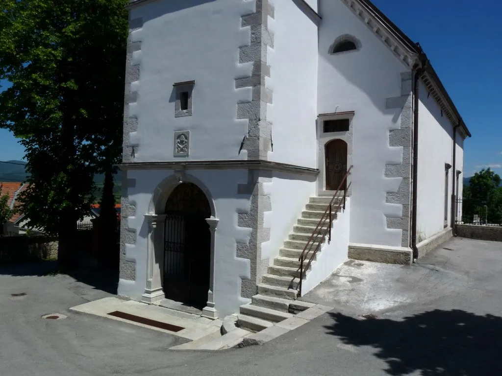 Cerkev sv. Petra, Pivka