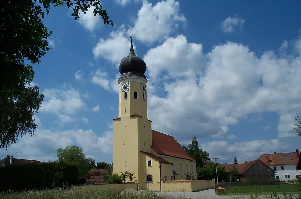 Hainsbach Pfarrkirche St. Johannes der Täufer und St. Johannes Evangelist.