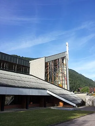 Neue Pfarrkirche hl. Maria, Hilfe der Christen
