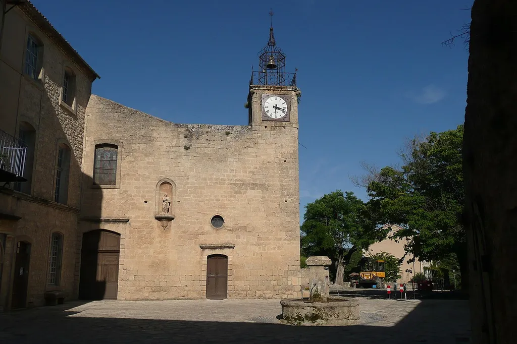 Eglise à Grambois. Le campanil est inscrit aux monuments historique