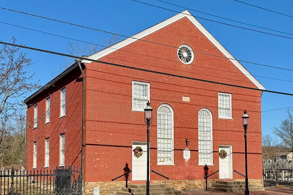 The Old School Baptist Meeting House in Hopewell, New Jersey. Contributing property of the Old School Baptist Church and Cemetery of Hopewell historic district. This is an image of a place or building that is listed on the National Register of Historic Places in the United States of America. Its reference number is 100011029 (Wikidata).