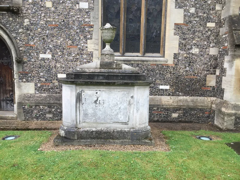 Fawcett tomb, in St Mary's churchyard, Watford, Hertfordshire