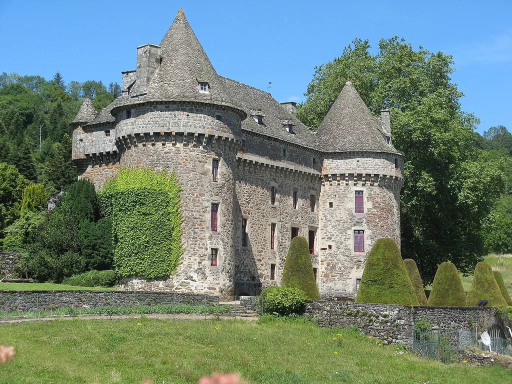 Auzers, façade sud du château