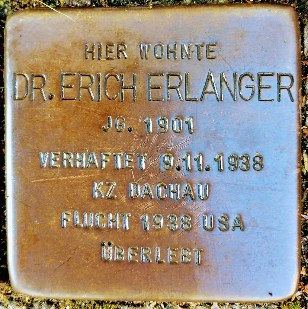Stolpersteine wurden von Gunter Demnig am 4. Oktober 2007 in Stockach vor vier Häusern gelegt.