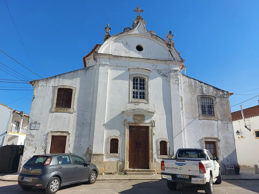 Fachada principal da Capela de Nossa Senhora da Piedade e das Sete Dores vista de frente