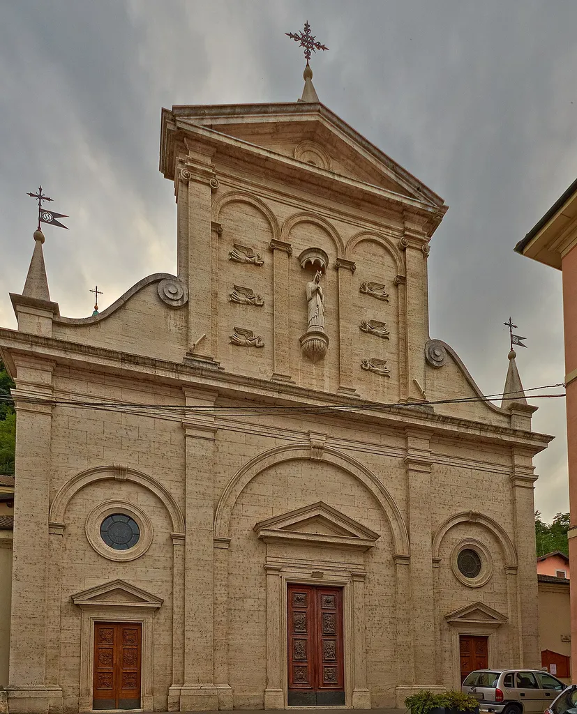 Collegiata dei Santi Martino e Stefano, facciata