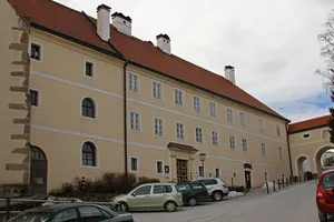 Volksschule/Pfarrhof, ehem. Kloster