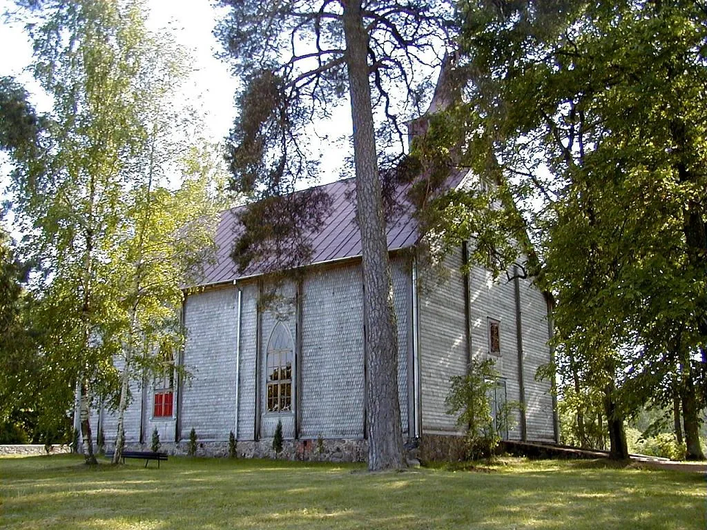 Vijciema luterāņu baznīca 2002-06-01