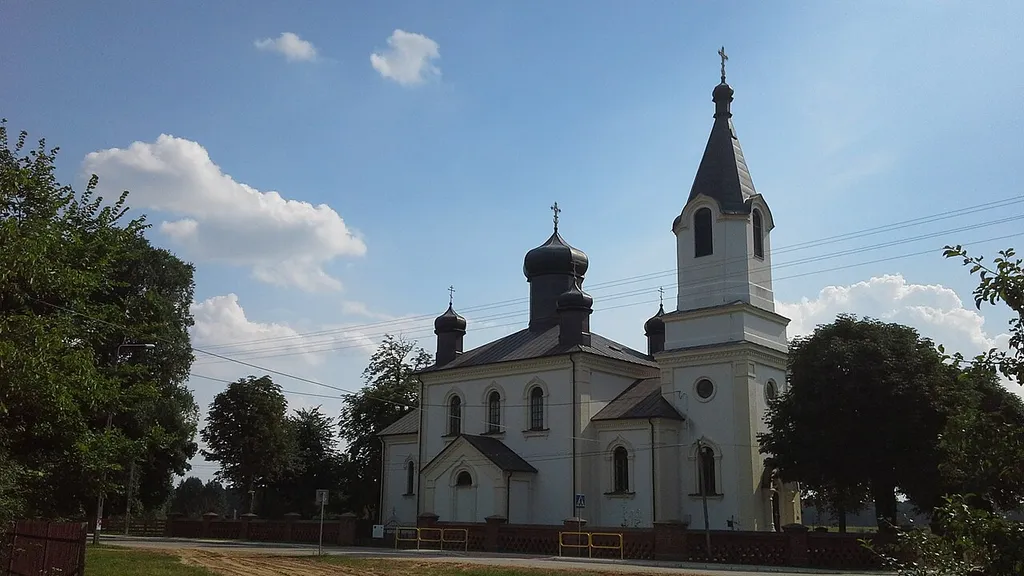 Cerkiew w Czarnej Cerkiewnej od wschodu