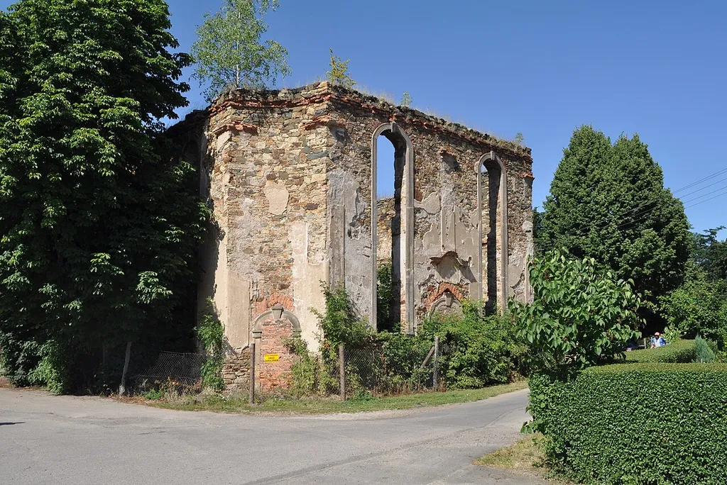 Ruins of church in Wiadrów