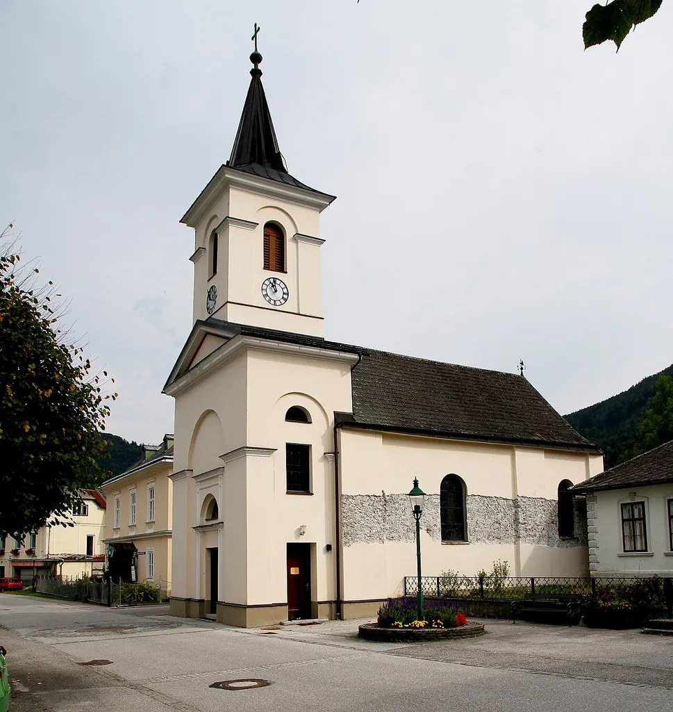 Katholische Pfarrkirche hl. Leonhard in Lehenrotte, ein Ortsteil der niederösterreichischen Marktgemeinde Türnitz.