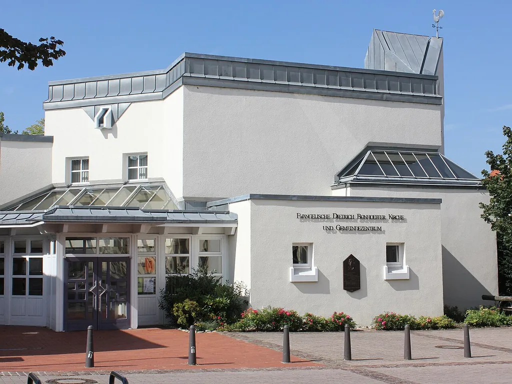 Dietrich Bonhoeffer Kirche und Gemeindezentrum in Heilbronn-Sontheim