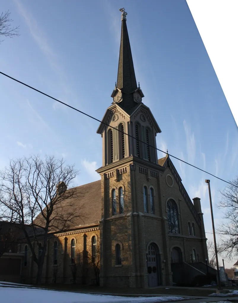 The w:First Congregational Church (Ripon, Wisconsin) in w:Ripon, Wisconsin. It is listed on the National Register of Historic Places. This file was uploaded with Commonist.