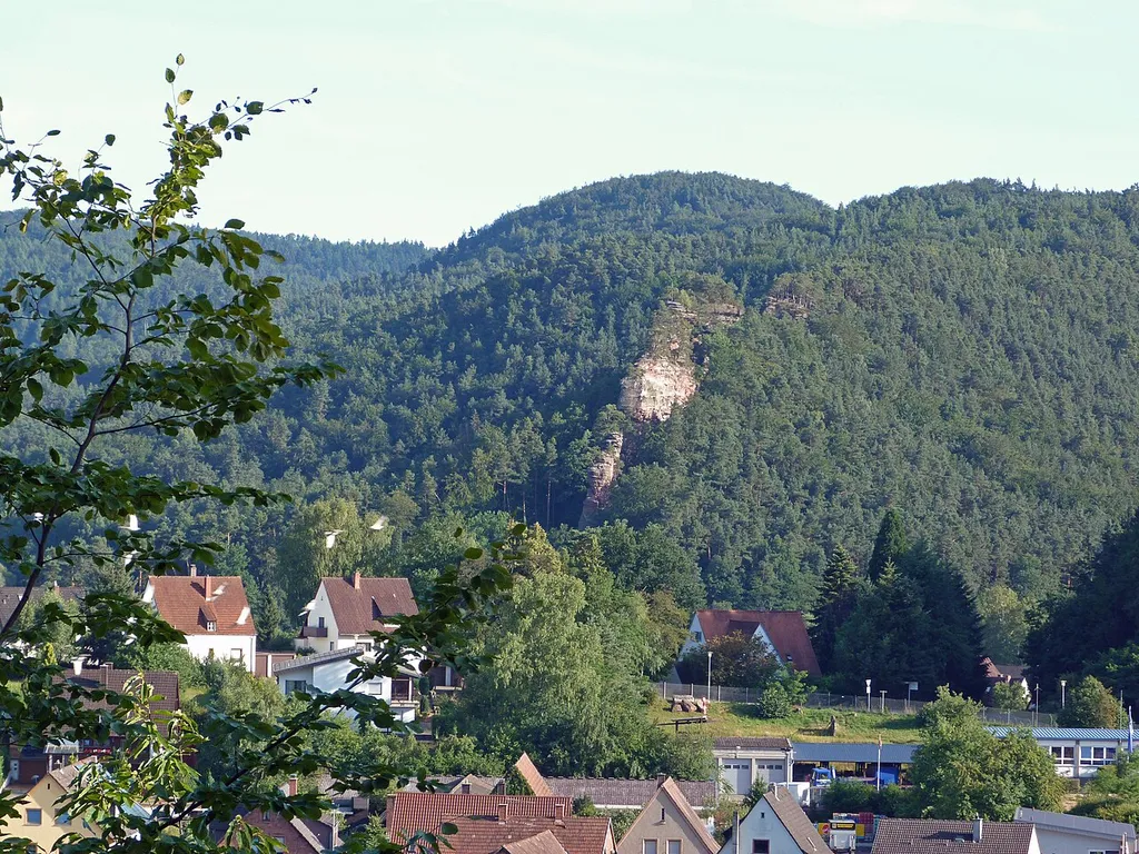 Burghalderfelsen über Hauenstein/Pfalz