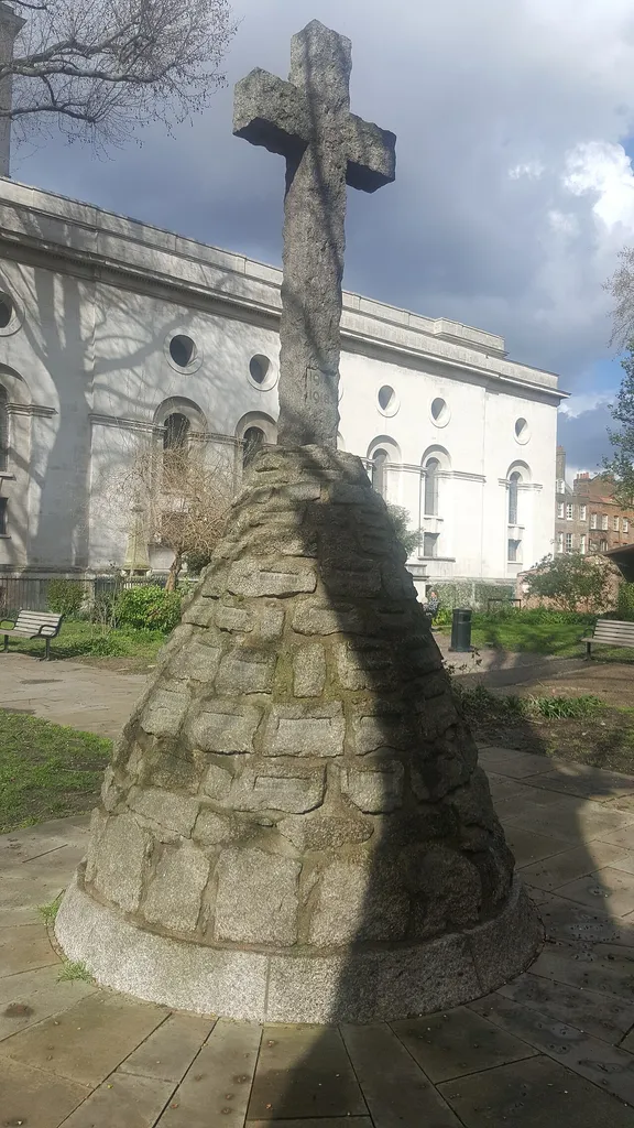 London Borough of Tower Hamlets, Spitalfields Christ Church War Memorial,Commercial Street, London E1 6LY