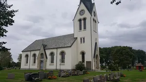 Hasslösa Church