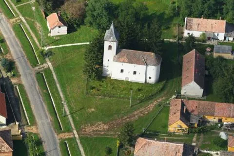 Kemenesszentmárton, Hungary, aerial photography This is a photo of a monument in Hungary. Identifier: 8977 Szent Márton római katolikus templom