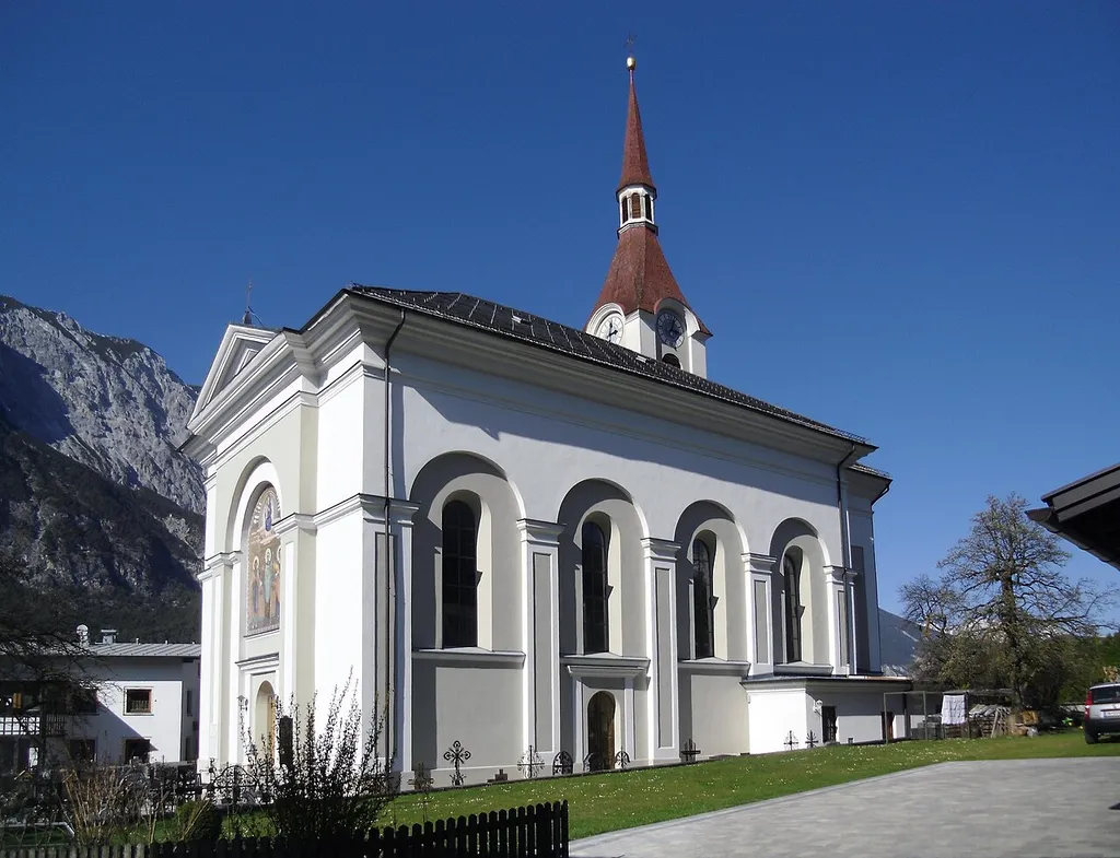 Kath. Pfarrkirche hl. Leonard in Mairhof und Friedhof This media shows the protected monument with ObjektID 13699 in Austria. (Commons, de, Wikidata)