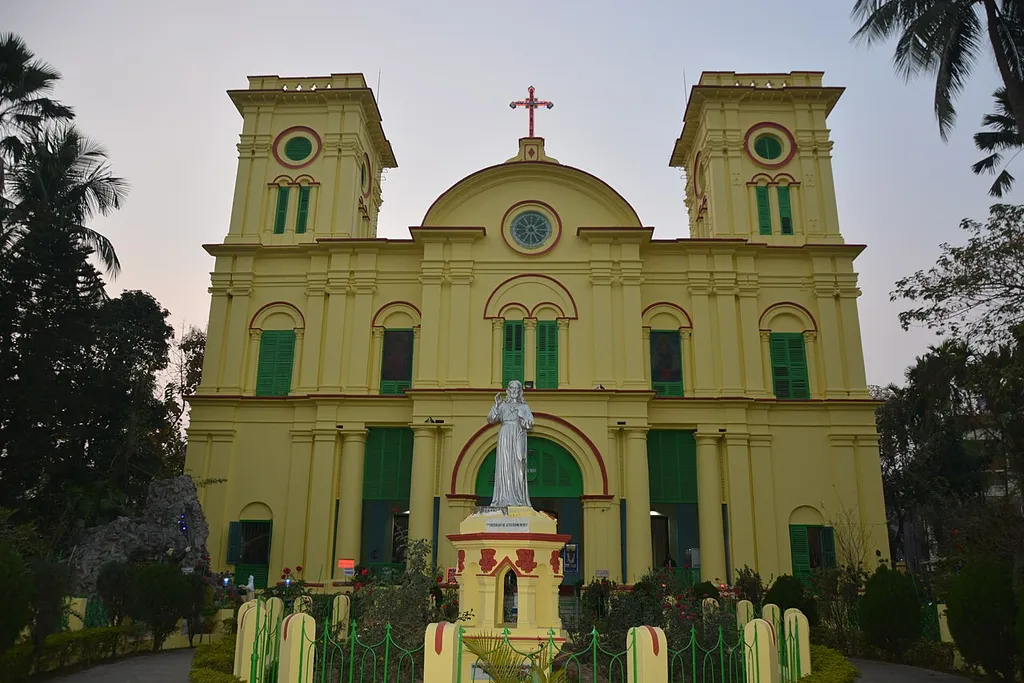 The Sacred Heart Church of Chandannagar is situated in Barabazaar area and is a notable place in the town.
