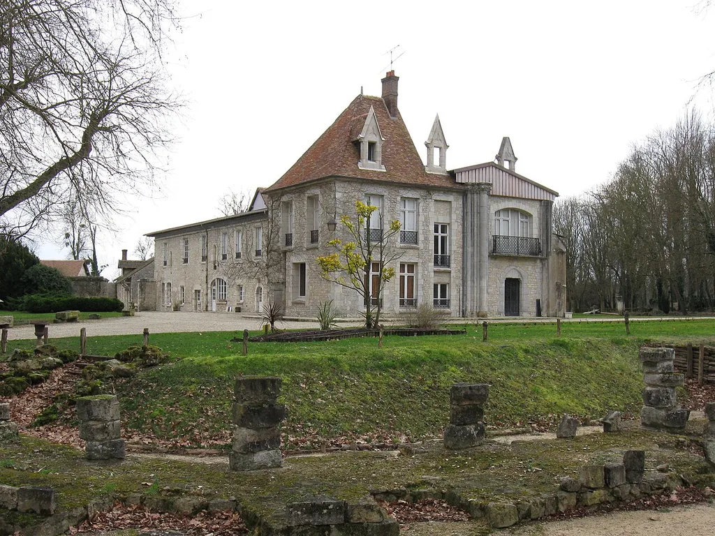 Abbaye de Cercanceaux. (Seine-et-Marne, région Île-de-France).