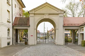 Friedhofstor Julius-Loßmann-Straße 51 in Nürnberg
