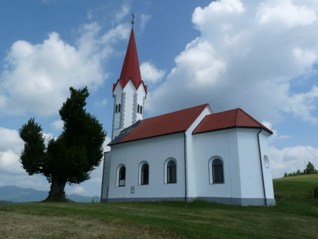 Cerkev Žalostne Matere božje na Leskovškem hribu