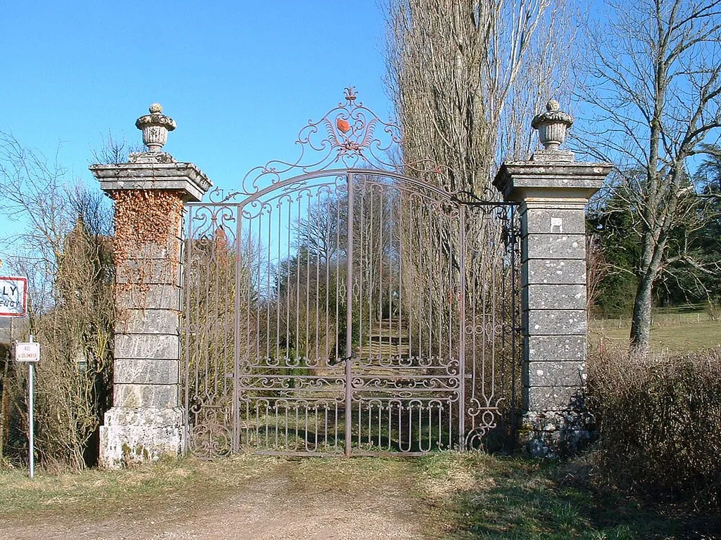 Provency (Yonne) : ancienne abbaye de Marcilly - le portail