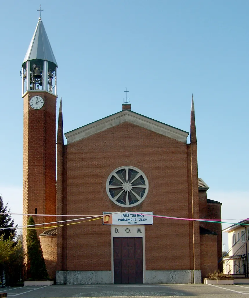 La chiesa parrocchiale dei Santi Simone, Giuda e Callisto a Muzza Sant’Angelo, frazione di Cornegliano Laudense.
