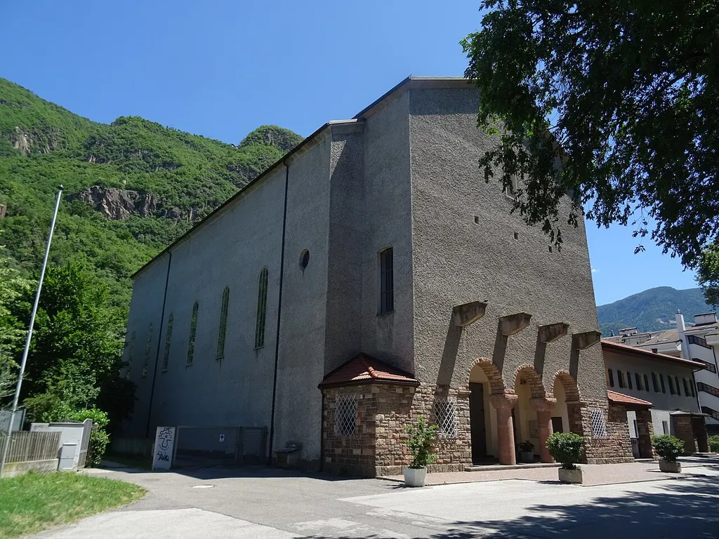 St. Jakob (Laives, South Tyrol, Italy), new Saint James church