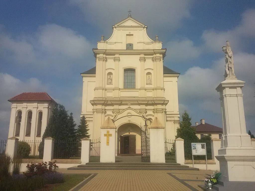 Kościół parafialny pw. Wniebowzięcia NMP w Sieniawie