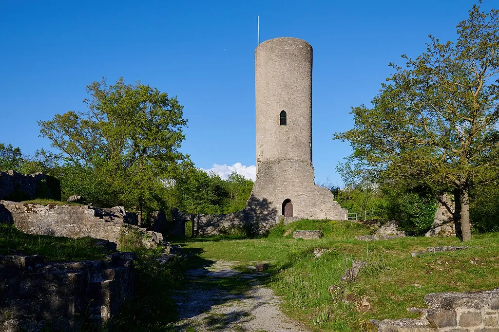 Burgruine Reichelsburg, Bergfried Aub