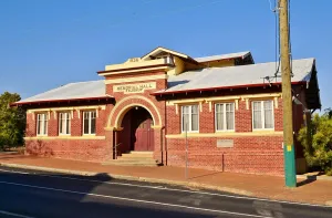 Kojonup Memorial Hall and Gardens