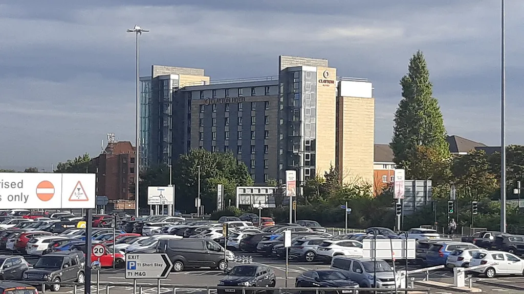Clayton Hotel Manchester Airport (4 Star Clayton Hotel Manchester Airport)